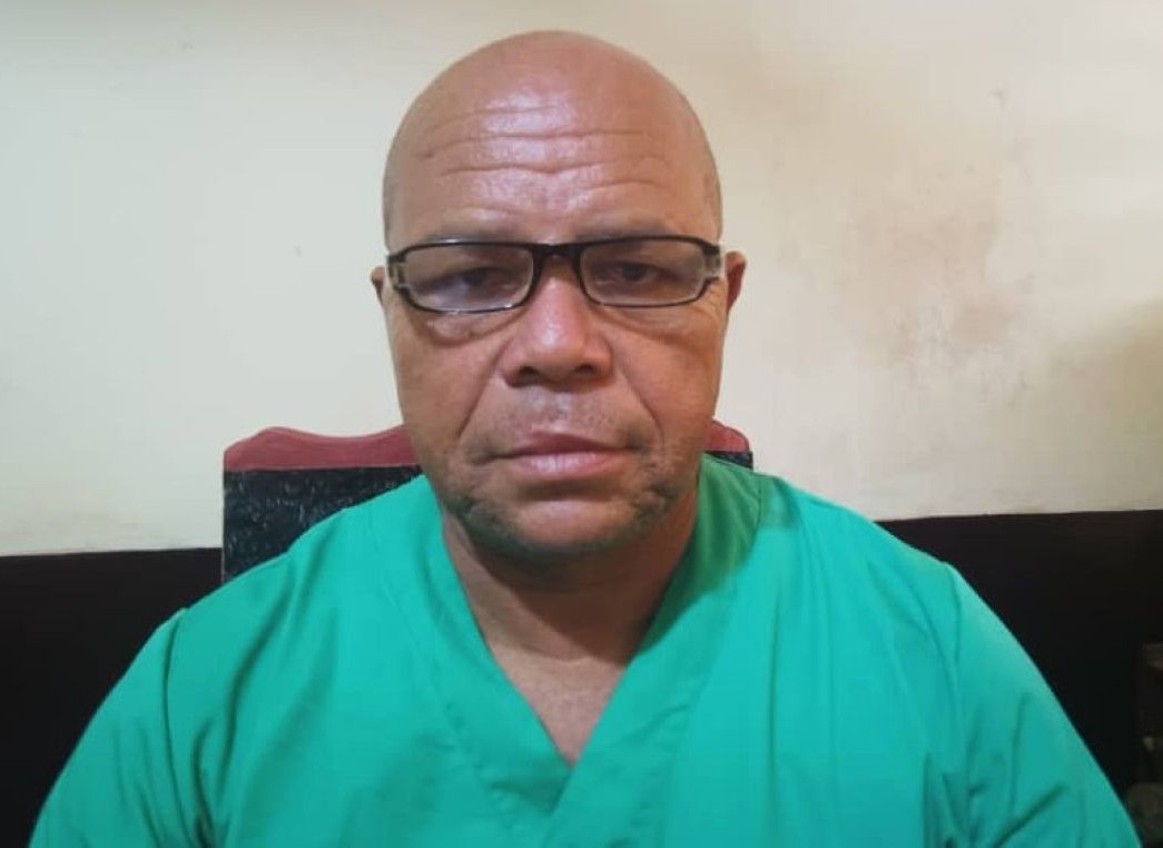 Discipline Militaire au Cœur des Soins à la Maternité Henri Izamo
