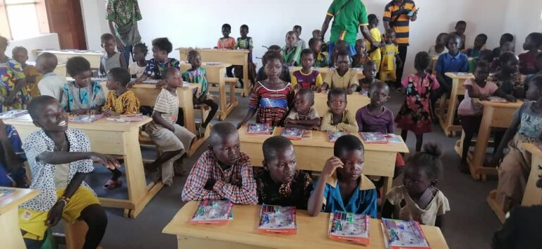 Enseignants contractuels en grève à Kaga-Bandoro : Une mobilisation pour les salaires impayés