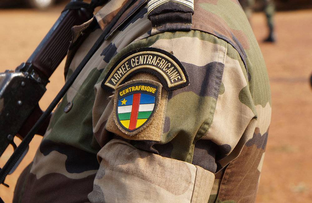 Le Ministère de la Justice Équipe l'Armée sur les Droits Humains
