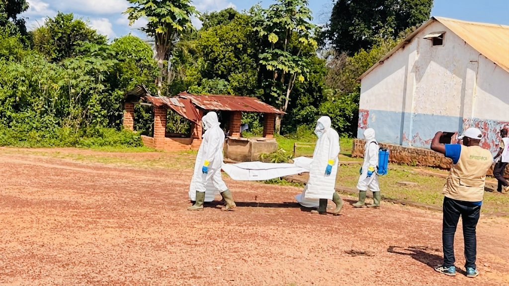 Coopération sanitaire contre Ebola en Afrique centrale